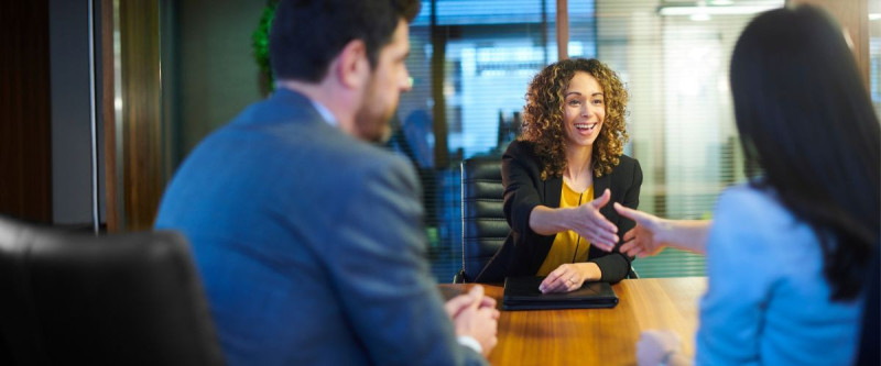 How to introduce yourself in a French interview